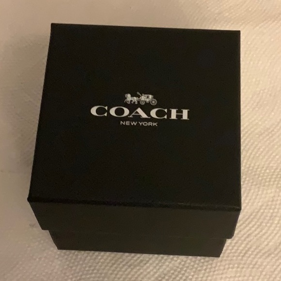 NEW Coach logo leather watch. - Picture 4 of 4